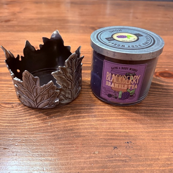 Rare Bath & Body Works Blackberry Bramble Tea 3-Wick Candle w/ Holder *READ* - Picture 1 of 7